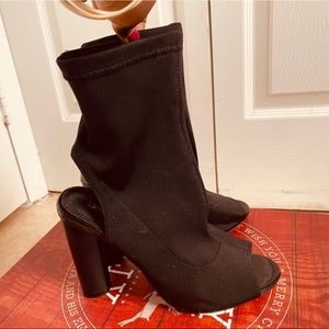 Black blackity black